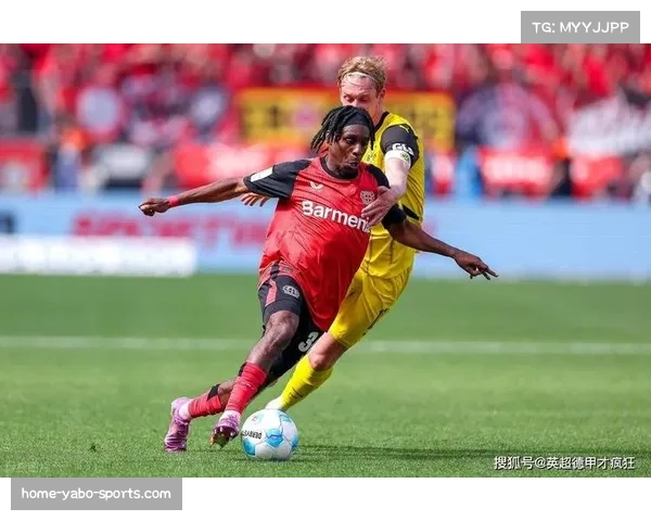 弗林蓬选球员组合引热议：透视现代足球明星多元化风格趋势