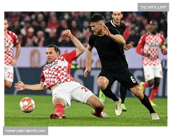 科隆队低位防守下的反击路线设计在德甲赛场面临考验 科隆队低位防守下的反击路线设计在德甲赛场面临考验